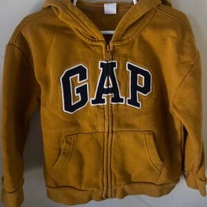 Classic Fleece Lined Gap Logo Hoodie